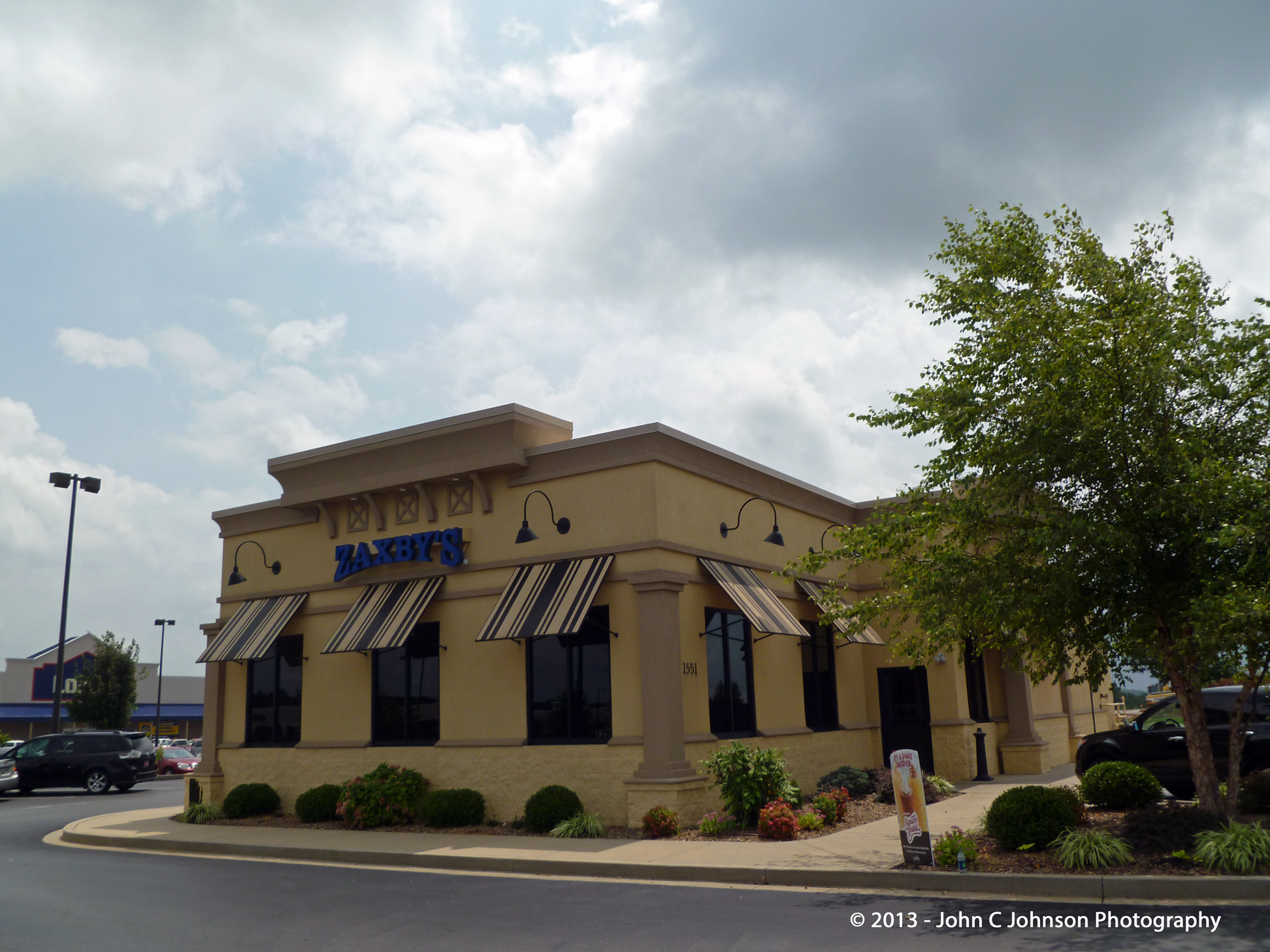 Zaxby's building